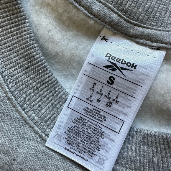 Reebok gray relaxed fit crewneck sweatshirt - Picture 8 of 13